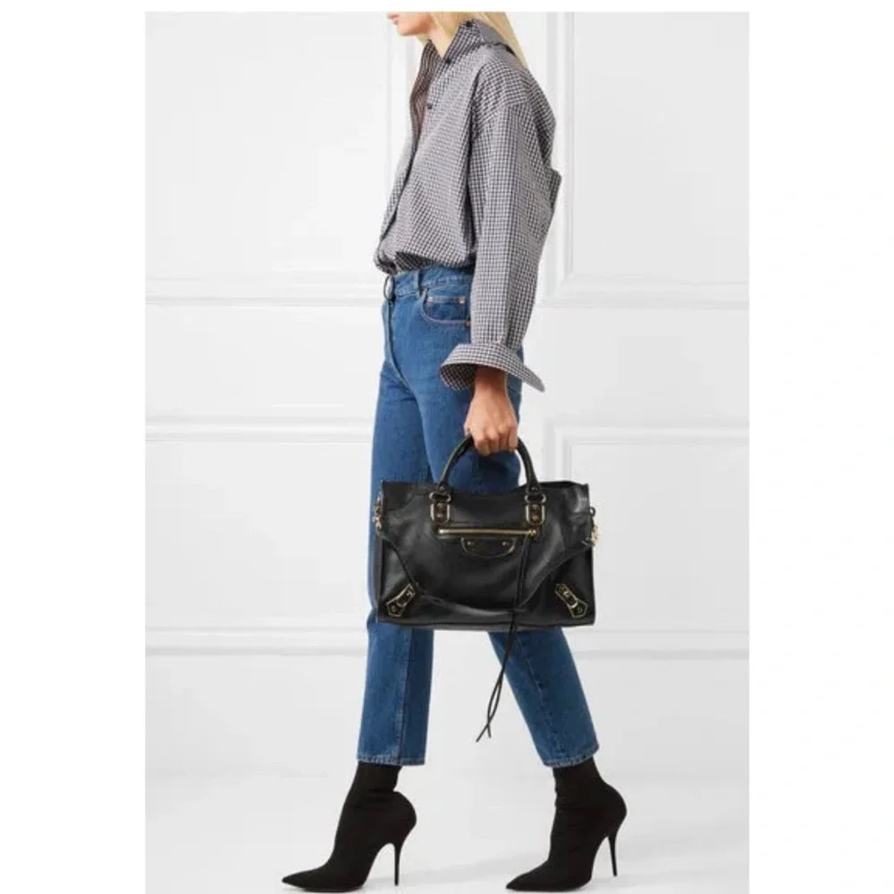 Auth Balenciaga Medium City Bag Black Gold Metallic Edge Chèvre leather LIKE NEW - Picture 3 of 11